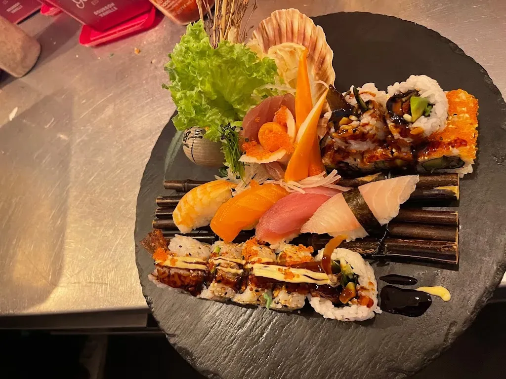 Hiroshi Sushi & Ramen