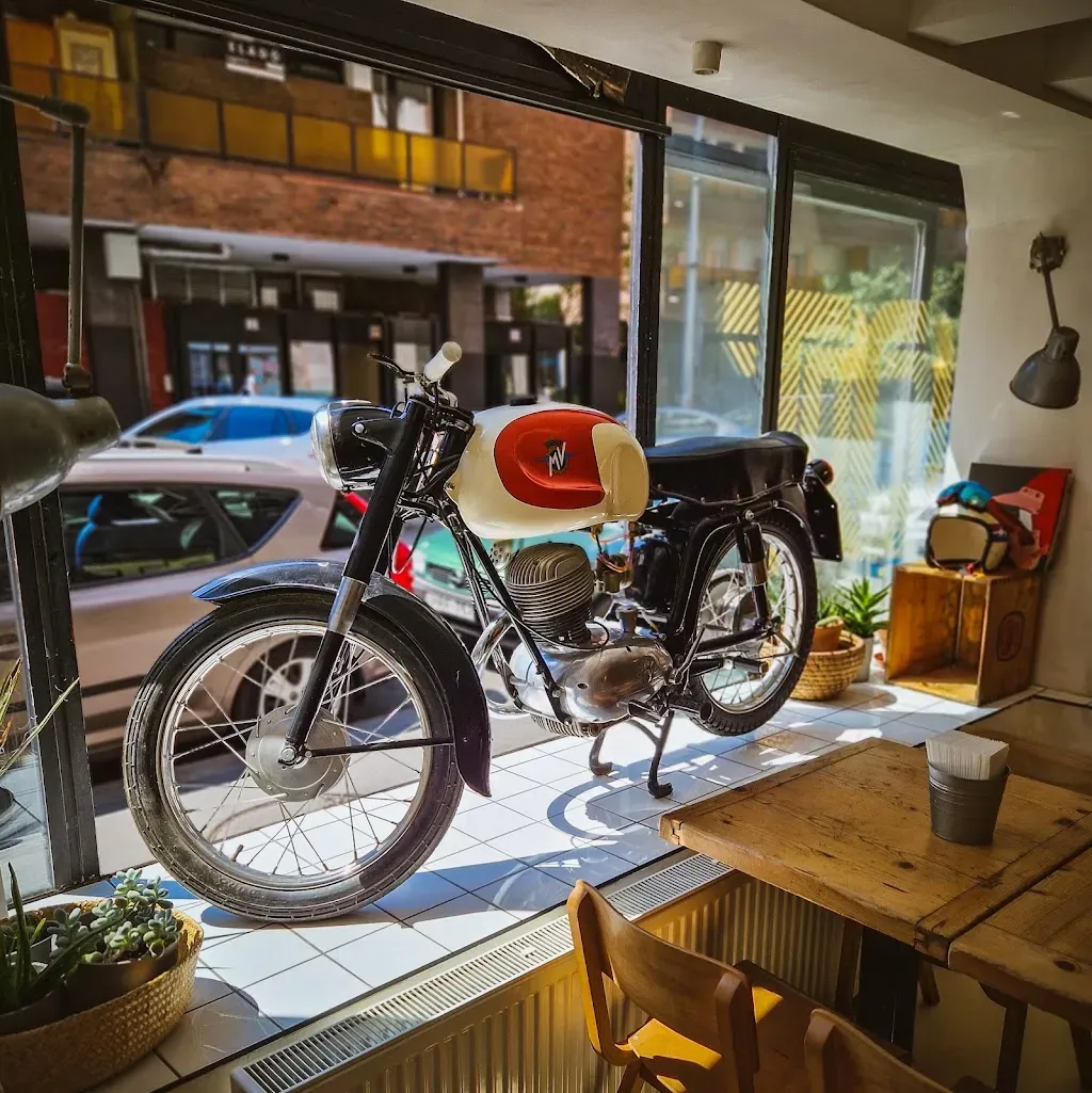 Moto Pizza / Pest