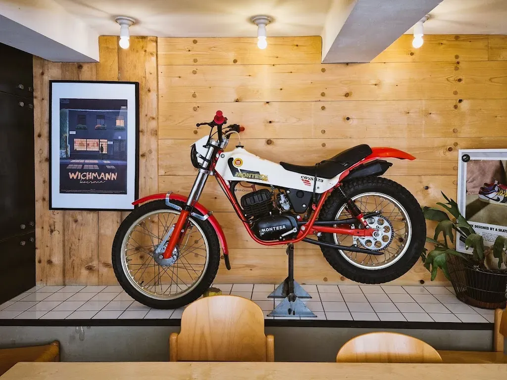 Moto Pizza / Pest