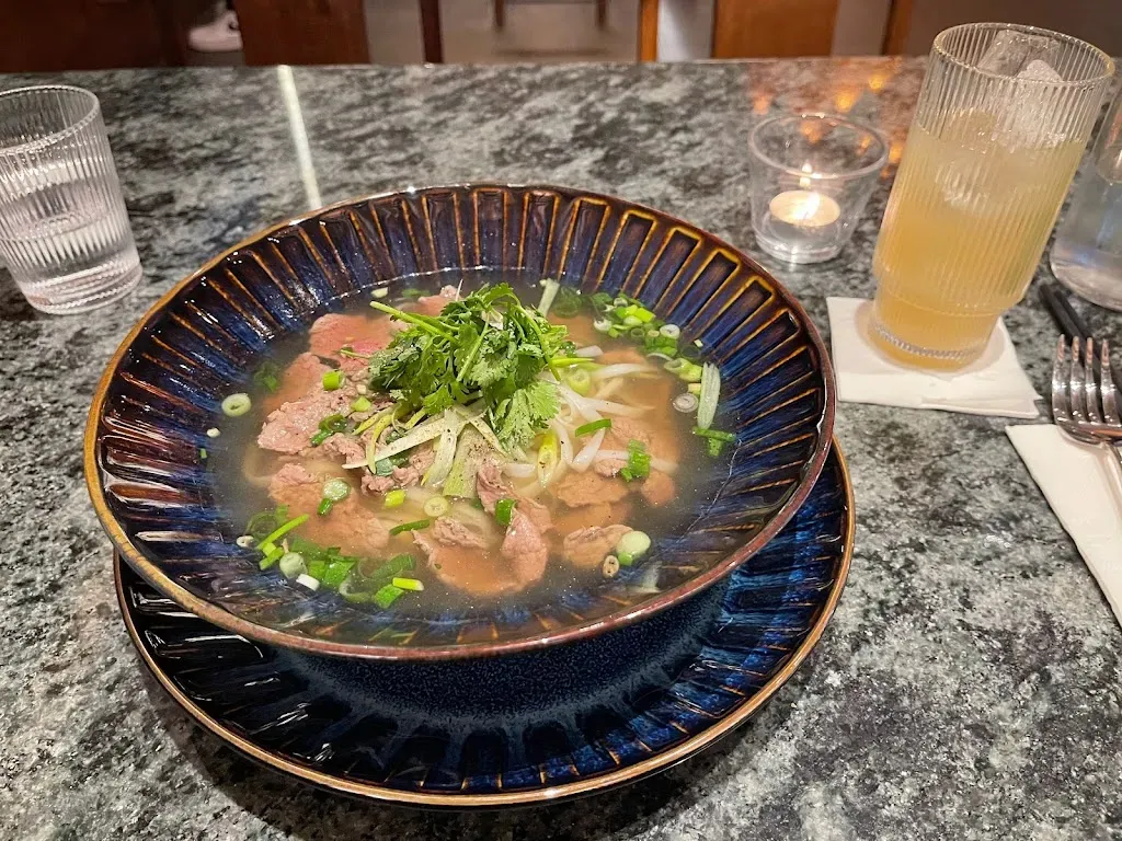 QUÍ Restaurant & Bar