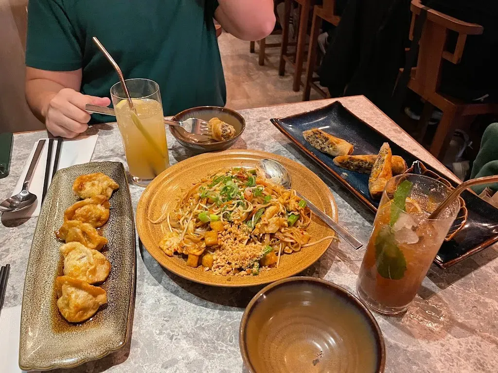 QUÍ Restaurant & Bar