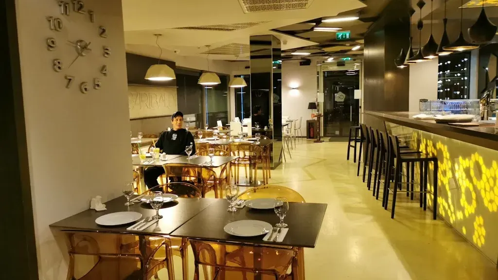 Salaam Bombay Indian Restaurant / Indiai Étterem