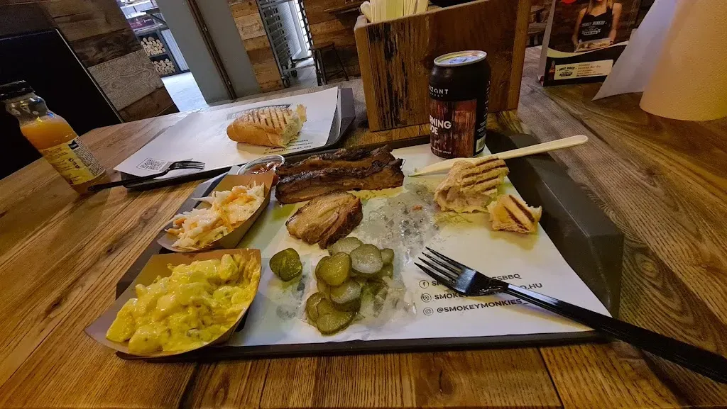 Smokey Monkies BBQ