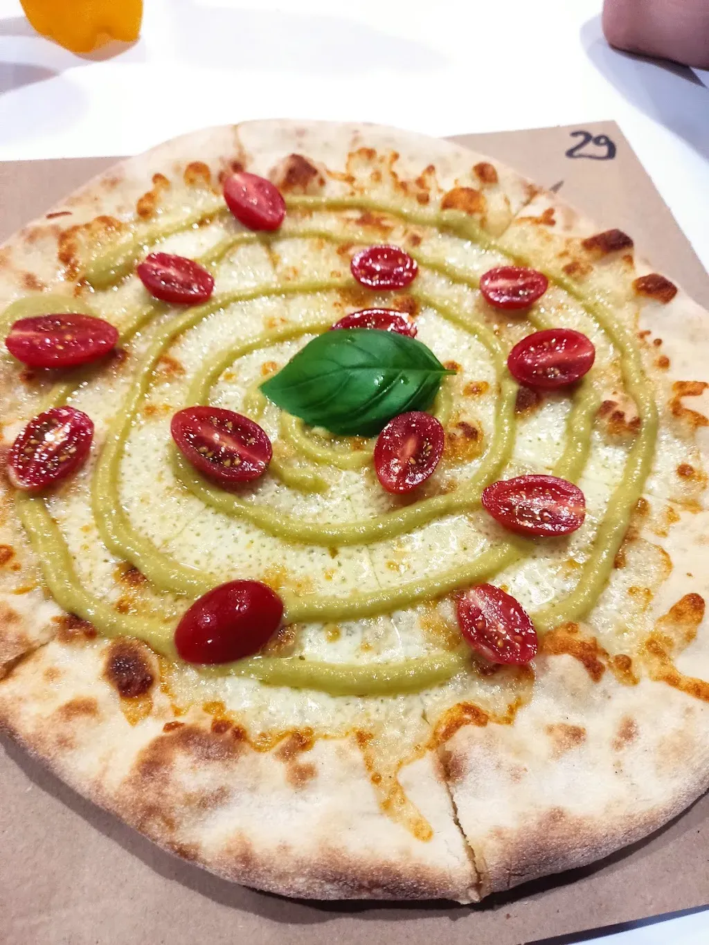 Ragazze Pizza