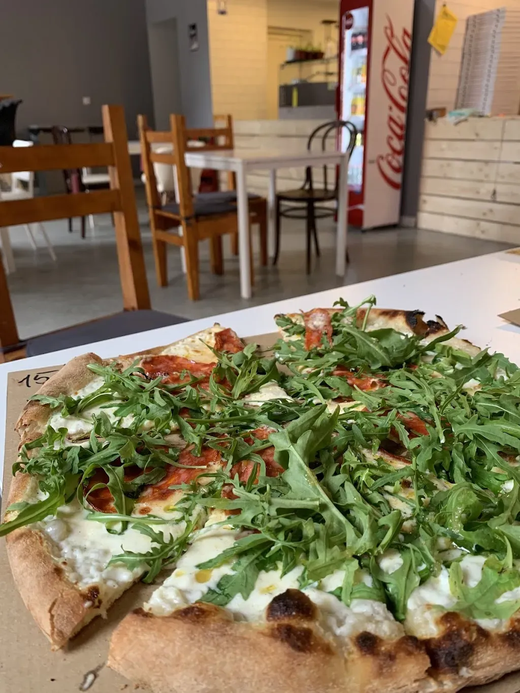 Ragazze Pizza
