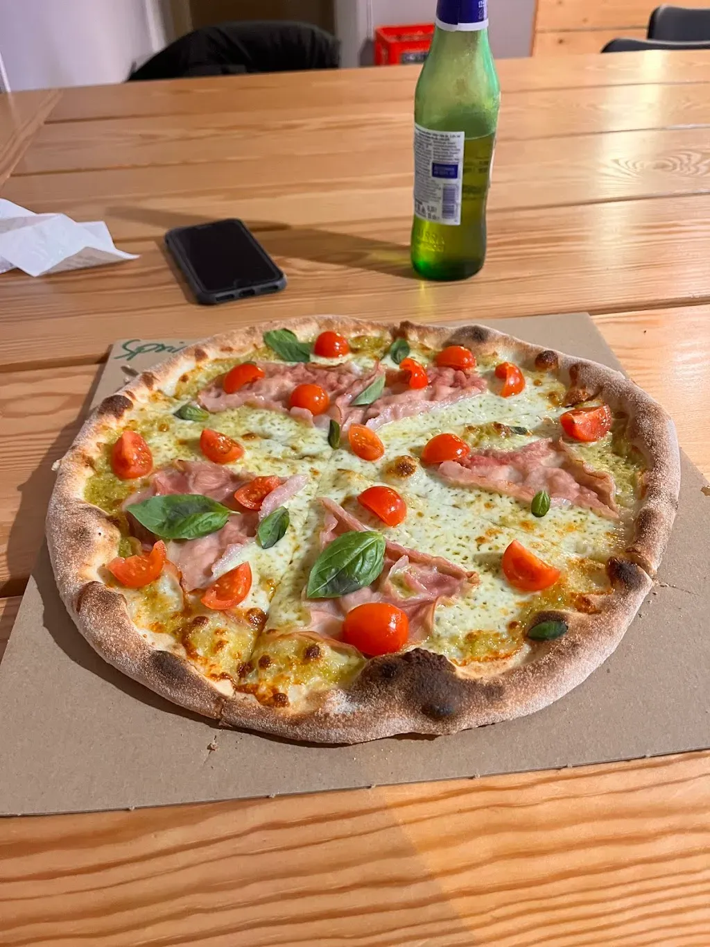 Ragazze Pizza