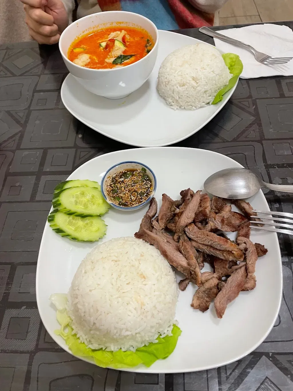 Rim Thanonh 2 Thai Food