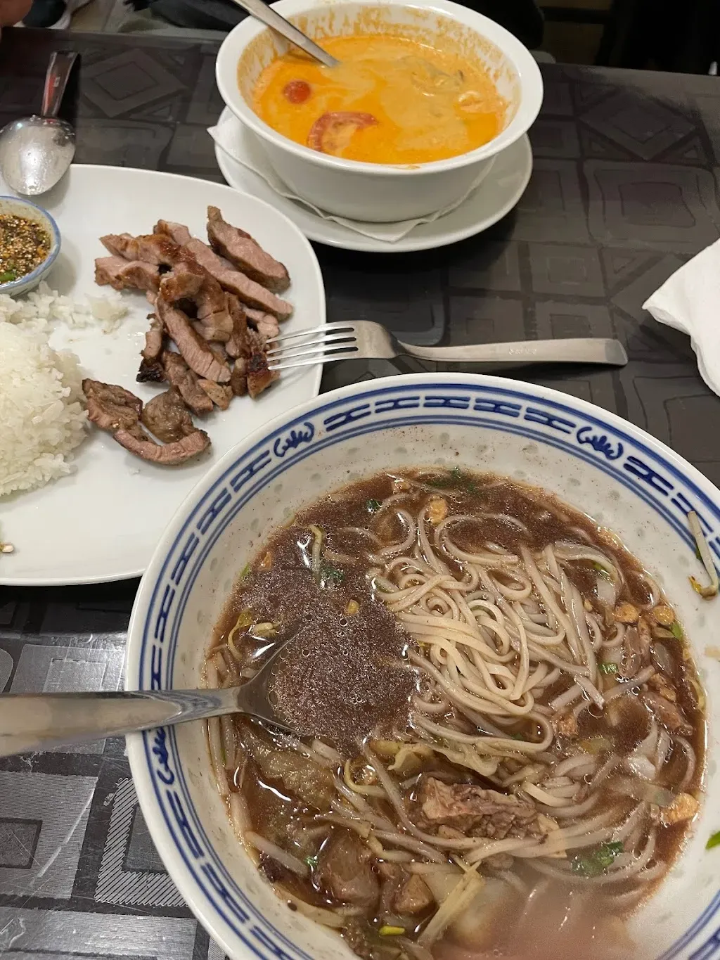 Rim Thanonh 2 Thai Food