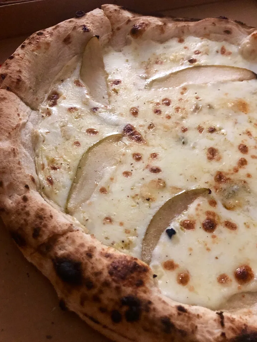 Il Directore - Delicious Neapolitan pizza in Király street
