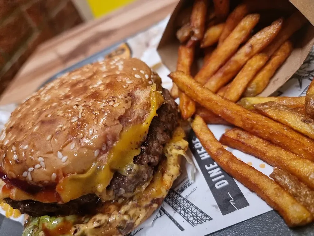 AMAZY BURGER