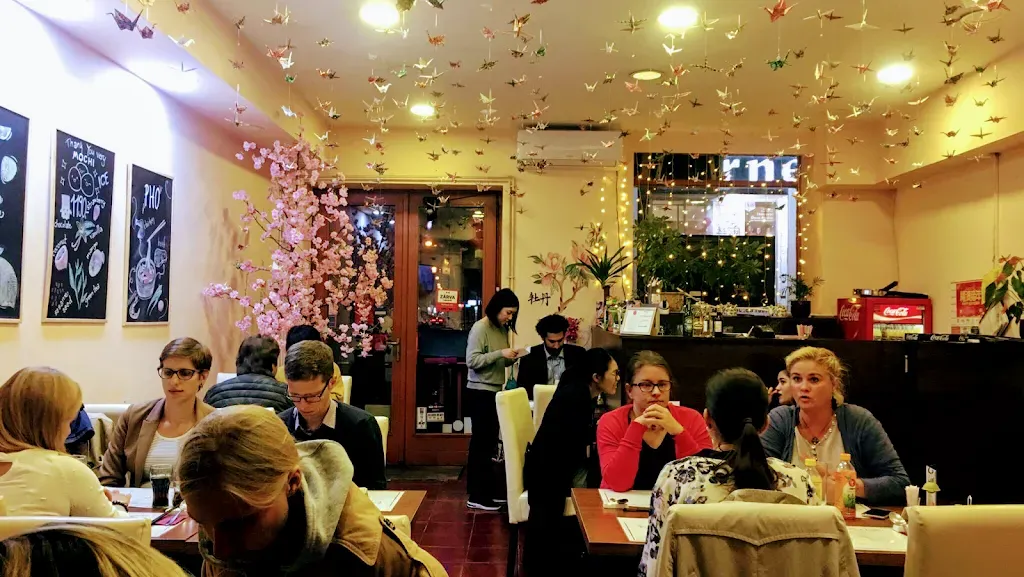 Senbazuru Bistro