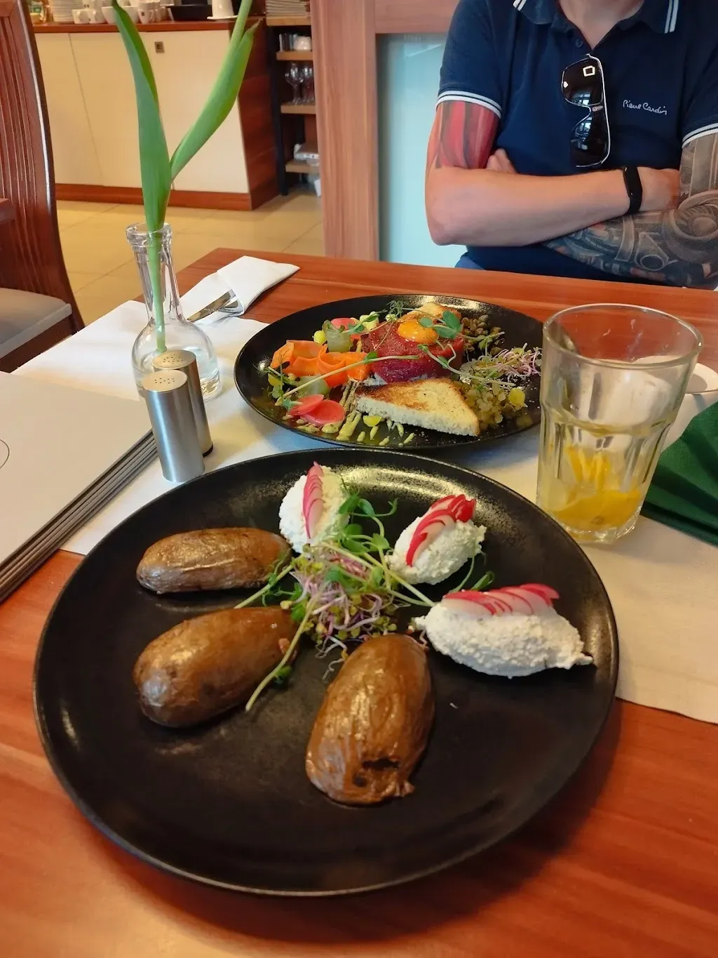 Karmell Restaurant