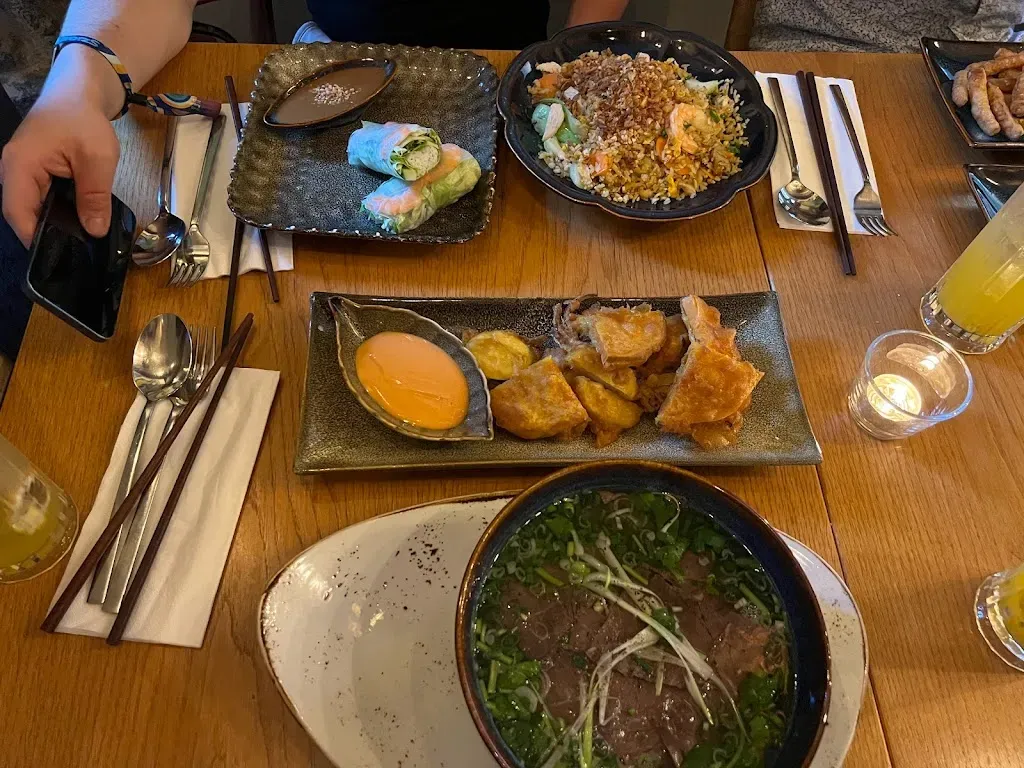 KHAN Asian Food & Bar