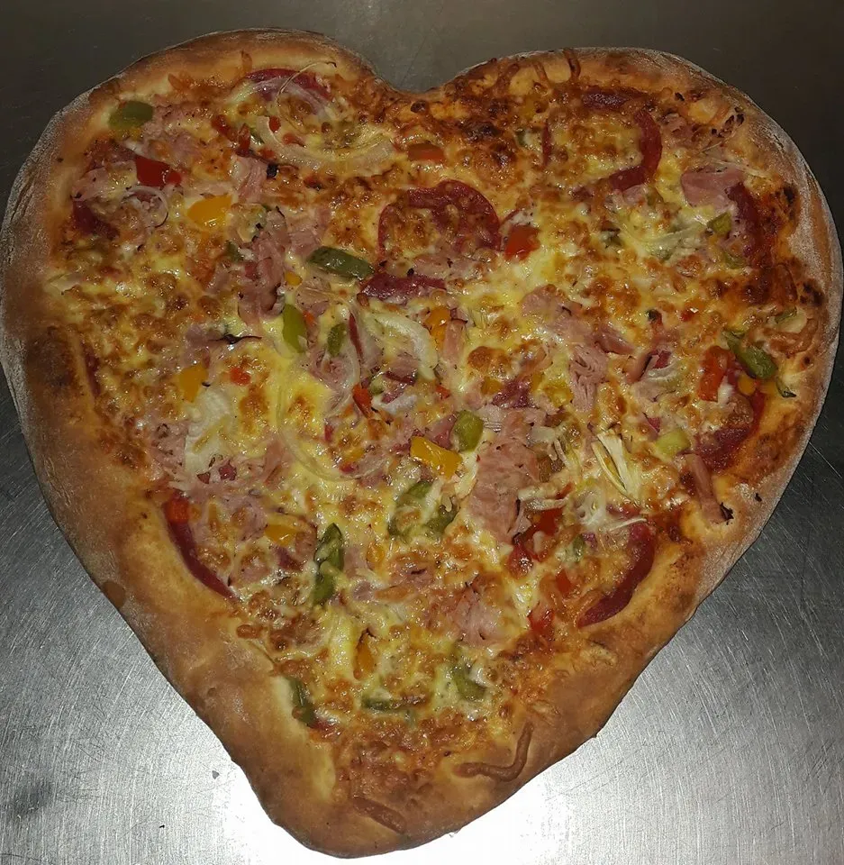 Pizza w Dechę