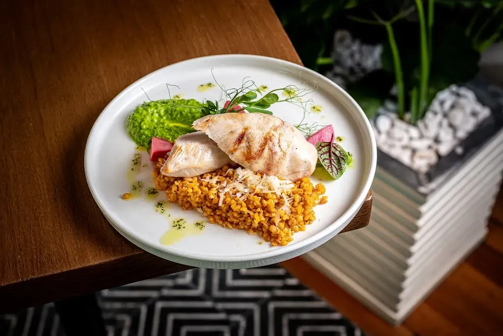 Leroy Bistro