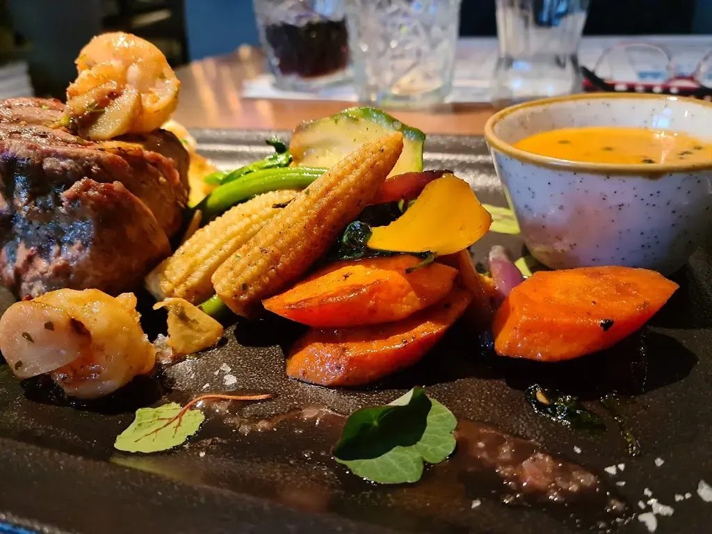 Leroy Bistro