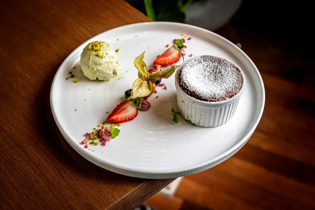 Leroy Bistro