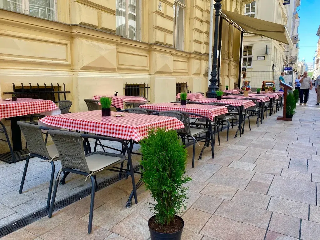 Made In Hungaria Restaurant