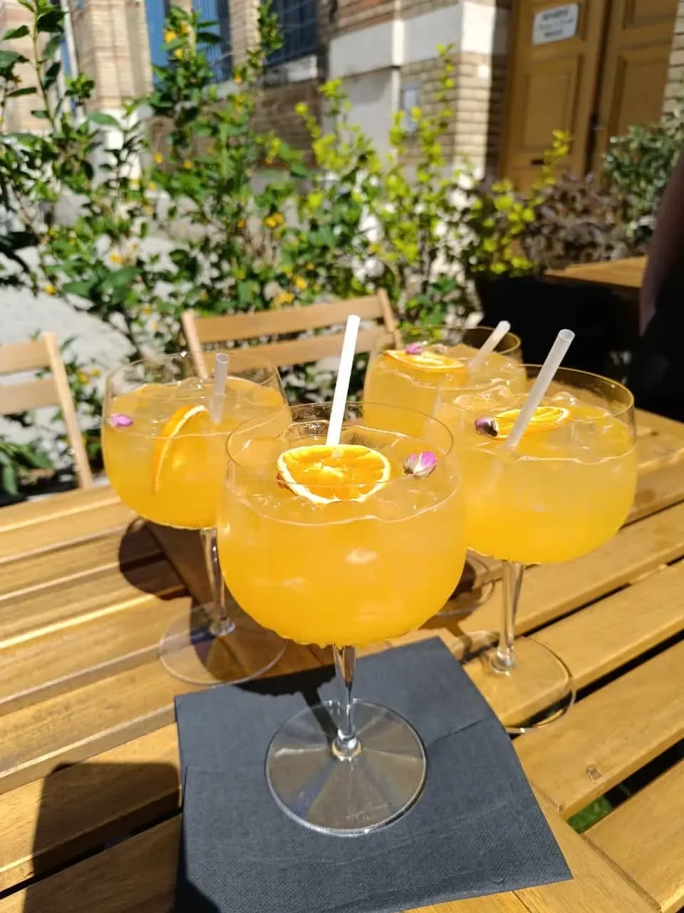 OINOS Restaurant Winebar Brunch