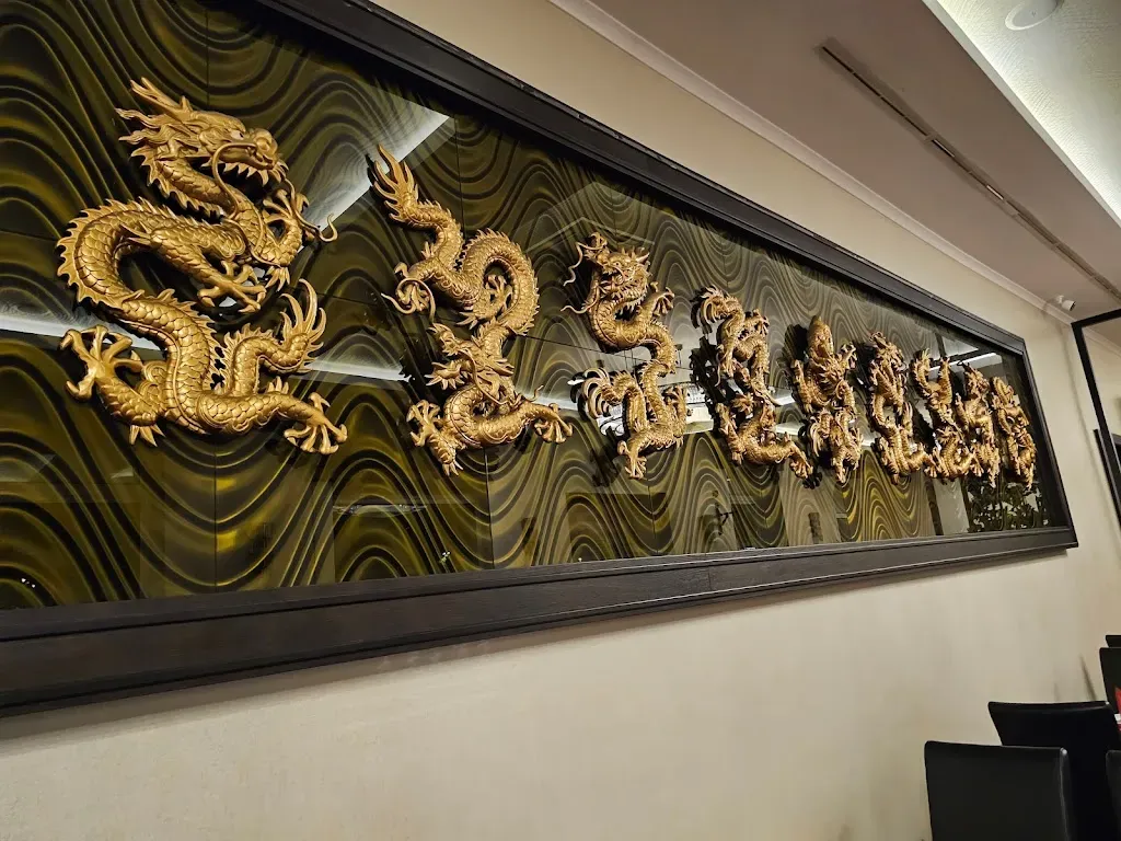 Kilenc Sárkány étterem (Nine Dragons Restaurant)
