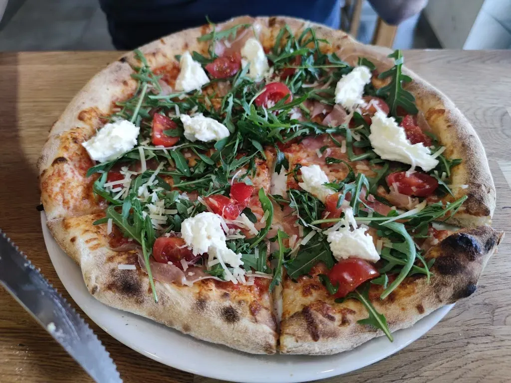 Punto Cukrászda & Pizzéria