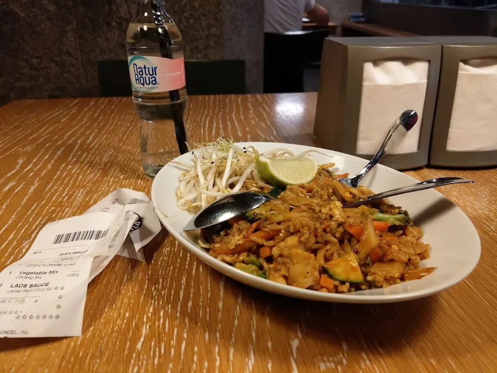 padthai wokbar Egyetem tér