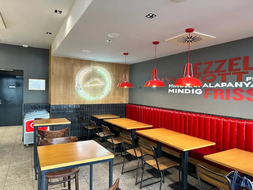 Pizza Hut Budapest Astoria