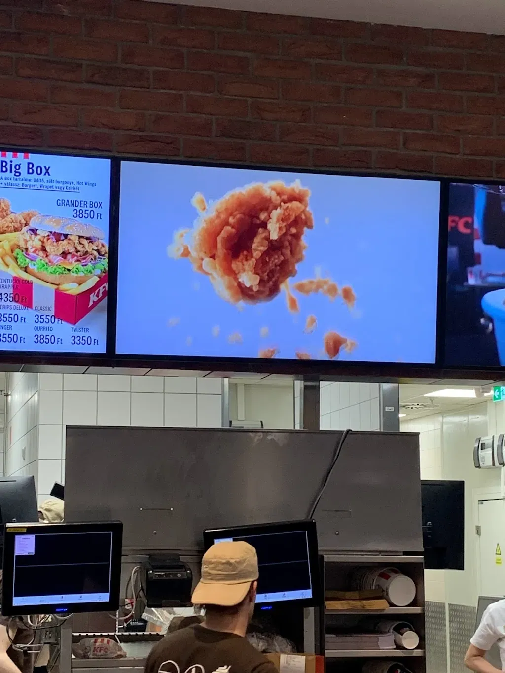 KFC Budapest Corvin Plaza
