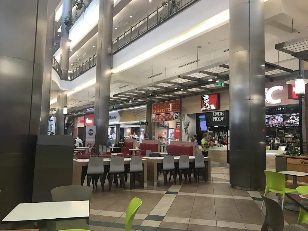 KFC Budapest Westend