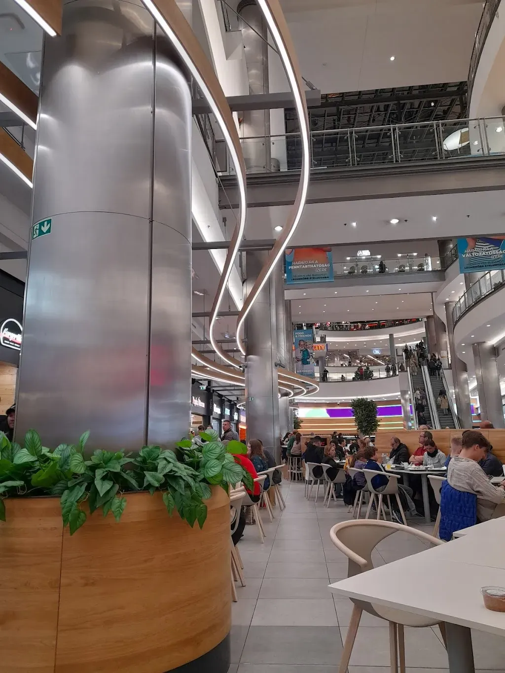 KFC Budapest Westend