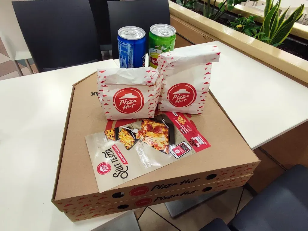 Pizza Hut Express Budapest Westend