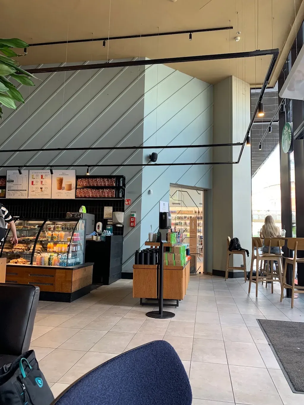 Starbucks Nyugati