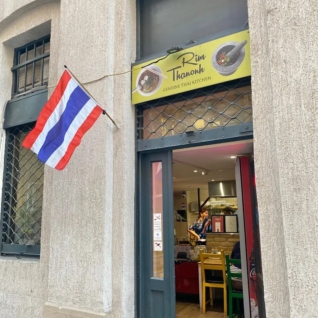 Rim Thanonh Thai Food