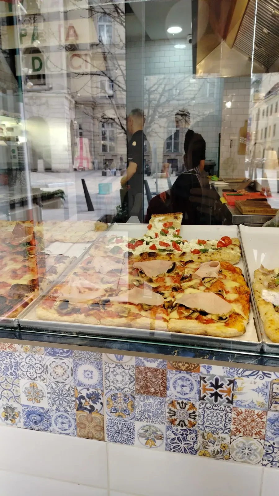 Pizza Pazza Egyetem