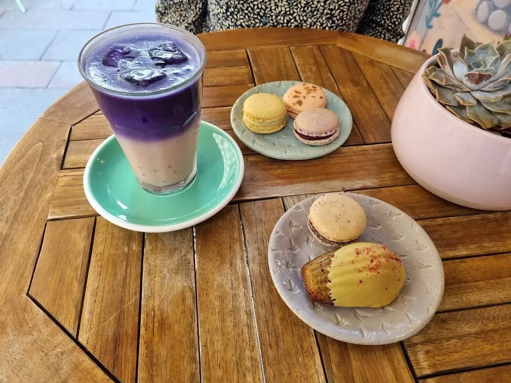 Chez Dodo Artisan Macarons & Café