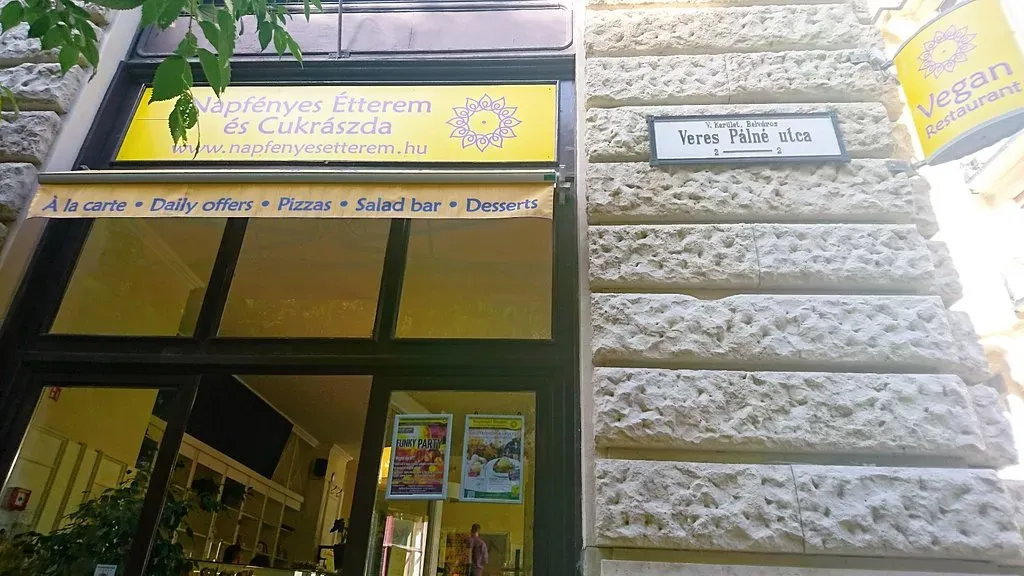 Napfényes Vegán Étterem, Cukrászda és Rendezvényterem