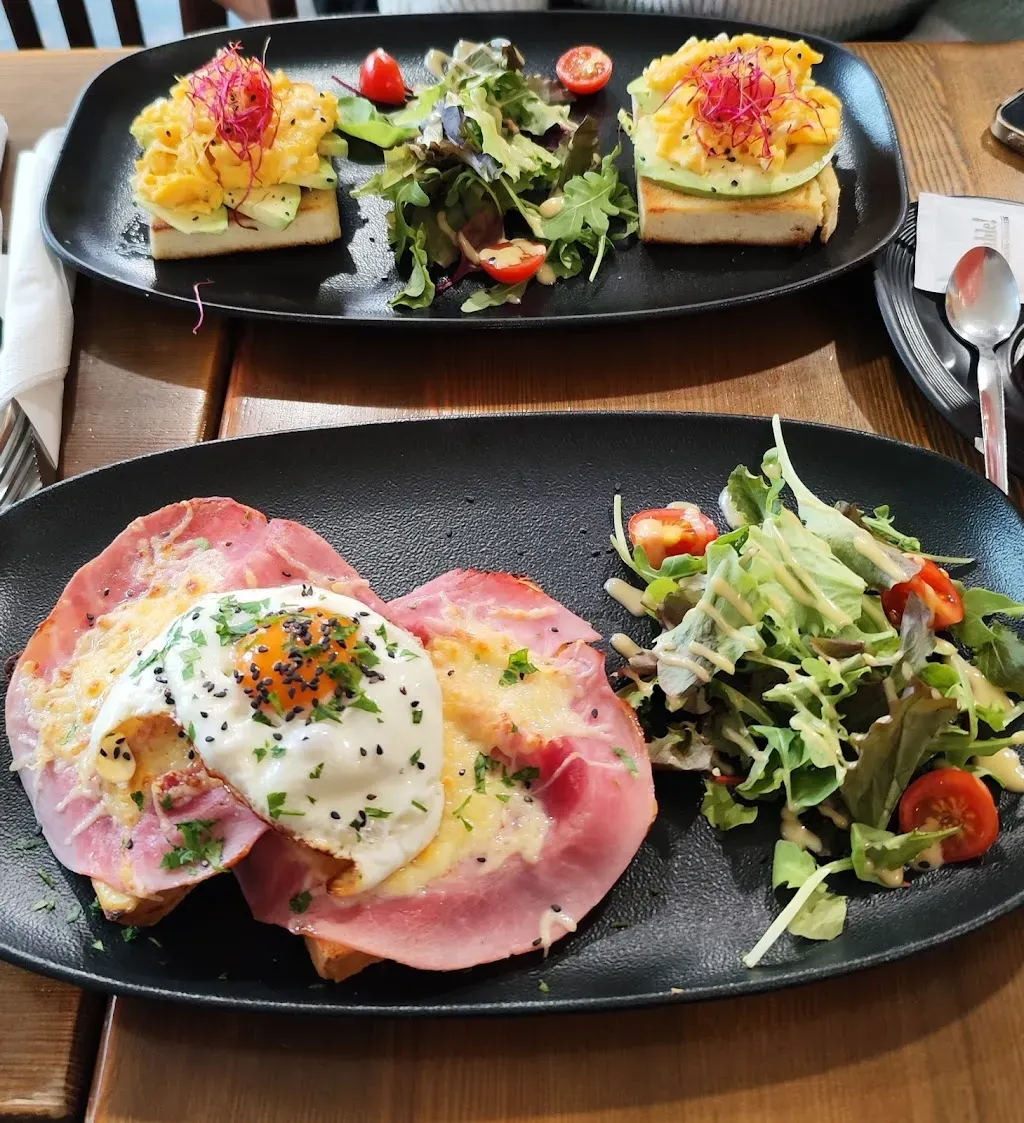 à table!