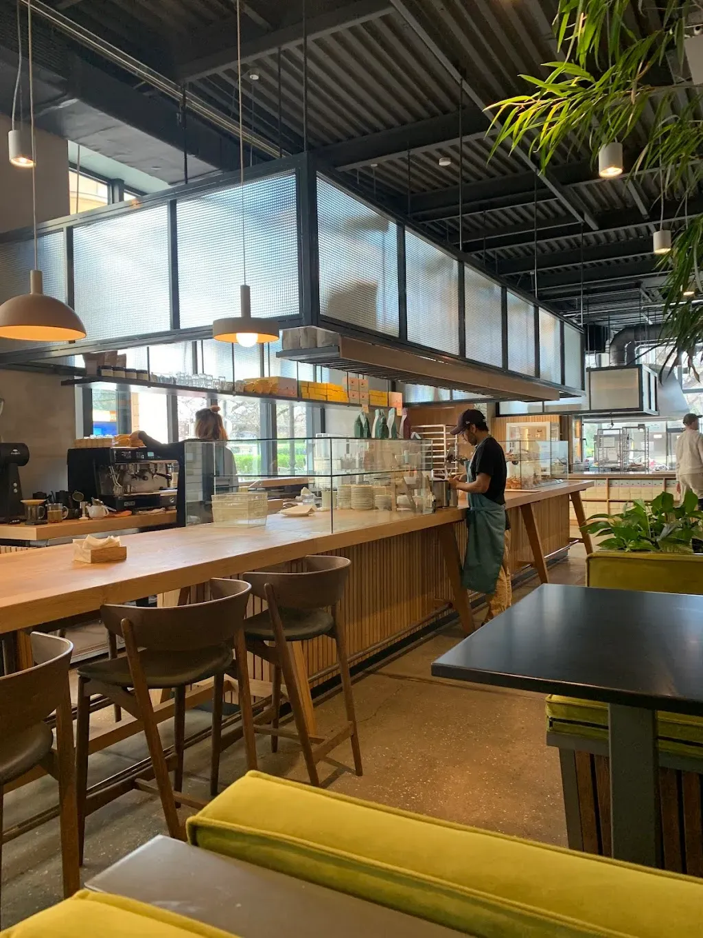 VAJ Sas · café & bakery