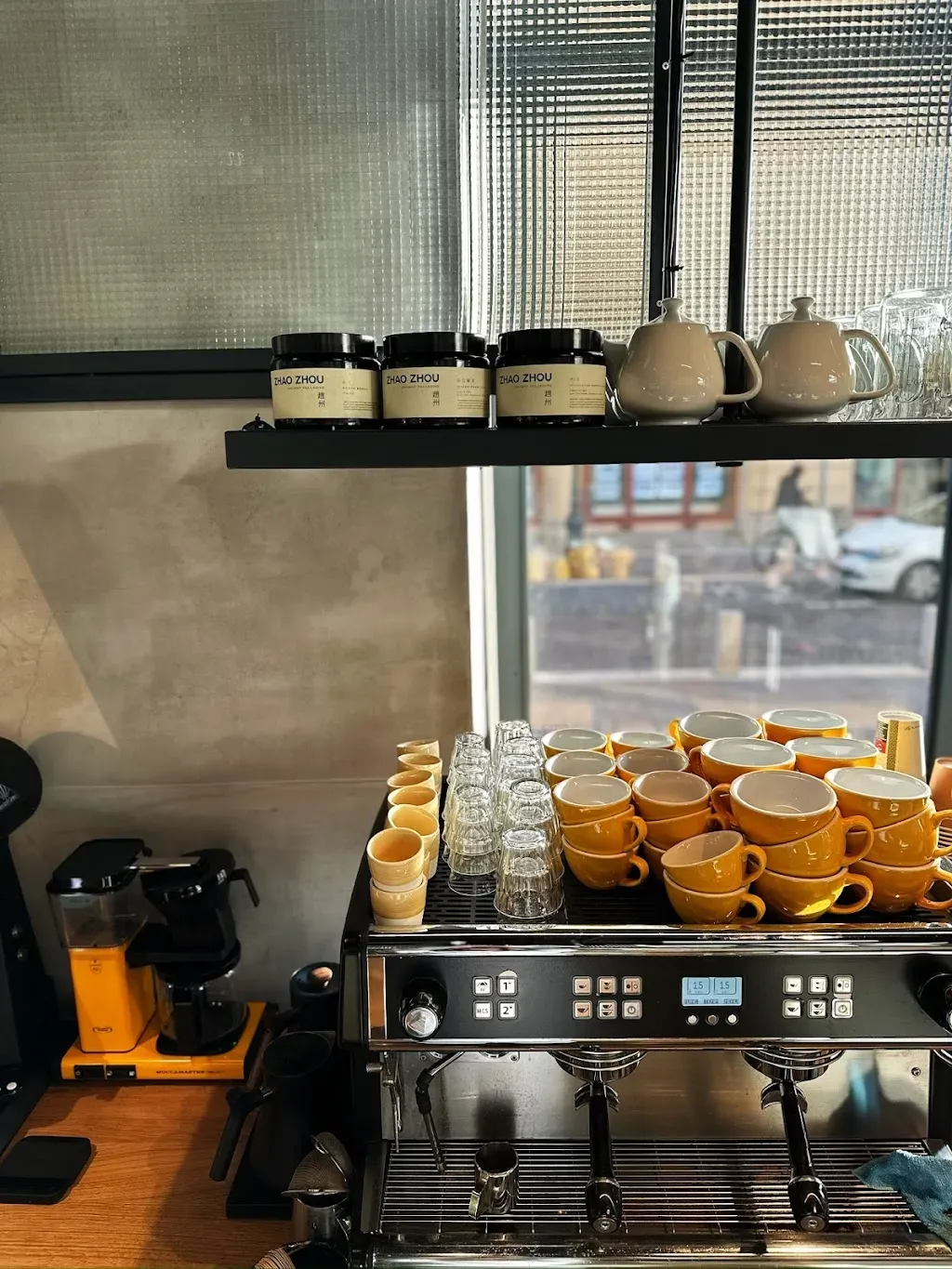 VAJ Sas · café & bakery
