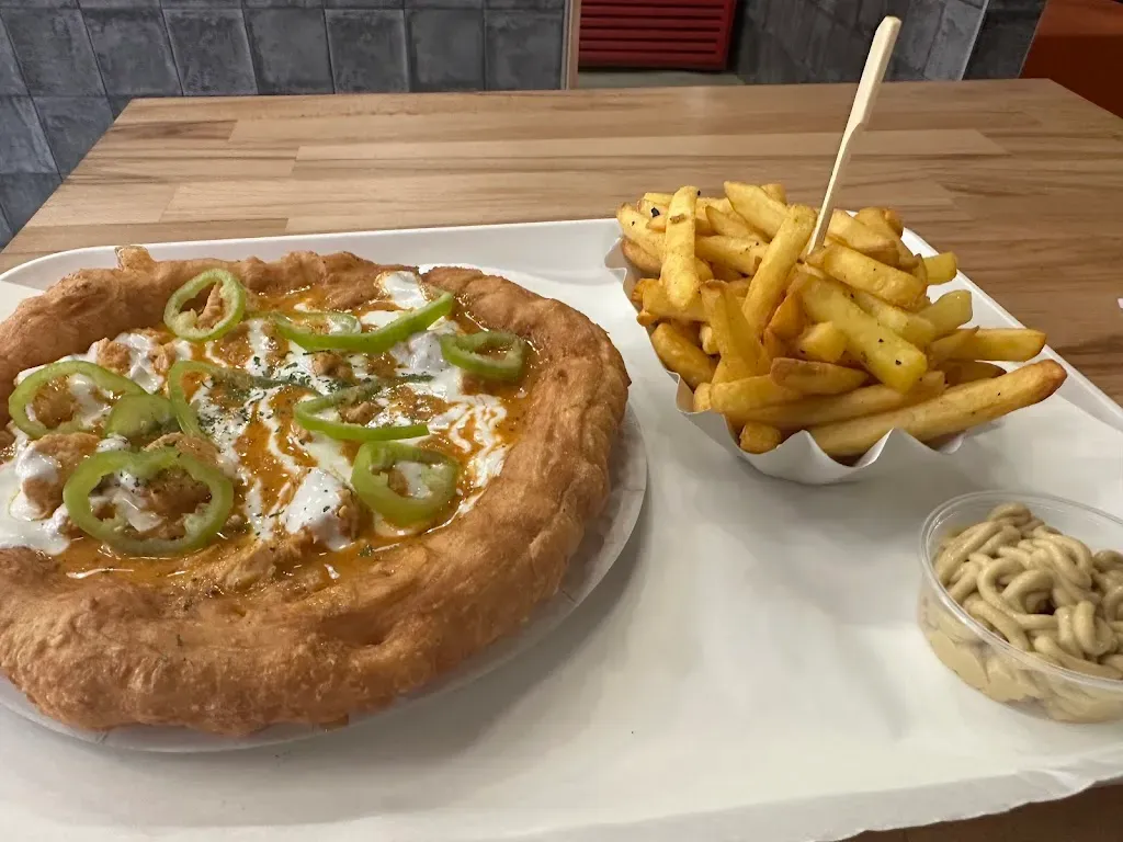 Gozsdu Lángos Bistro