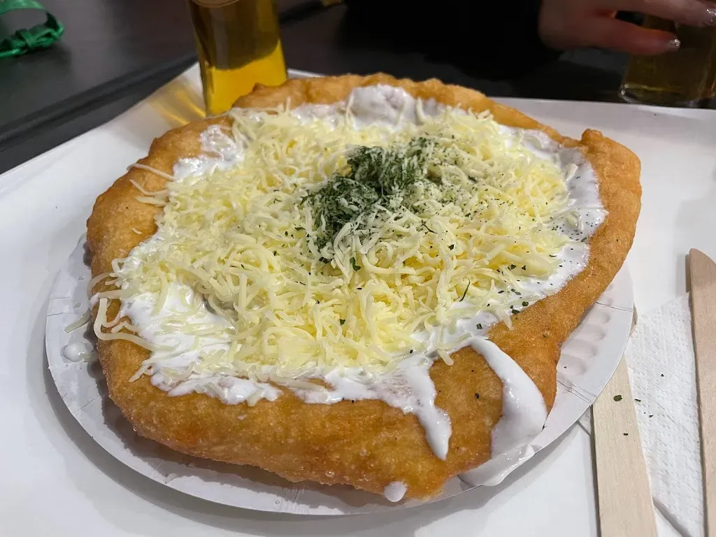Gozsdu Lángos Bistro
