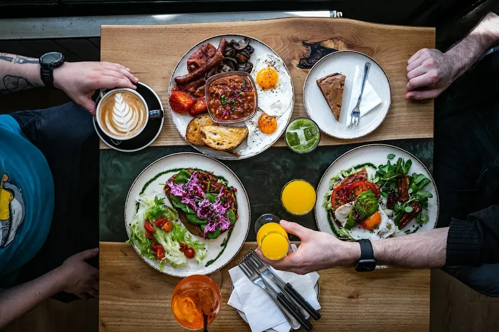 VINYL & WOOD - Brunch | Breakfast | Coffee | Budapest