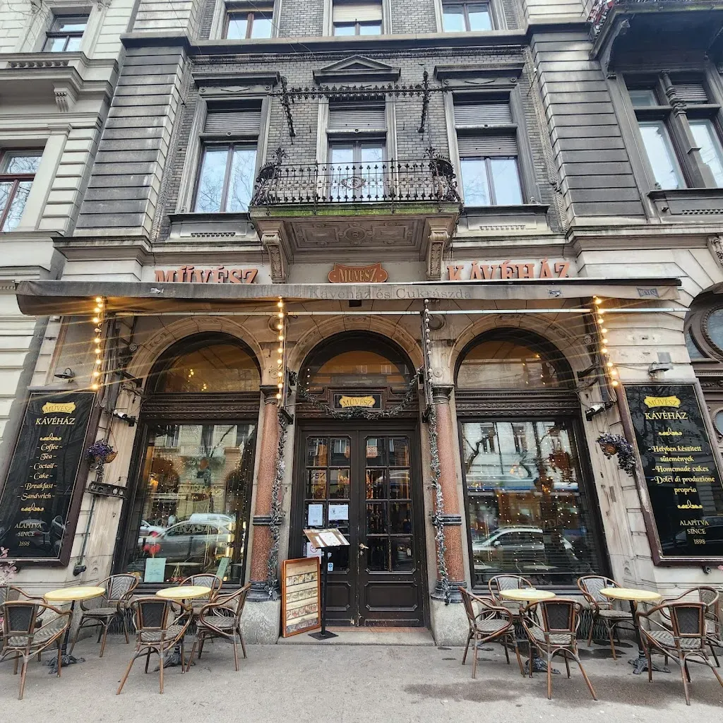 Művész Kávéház