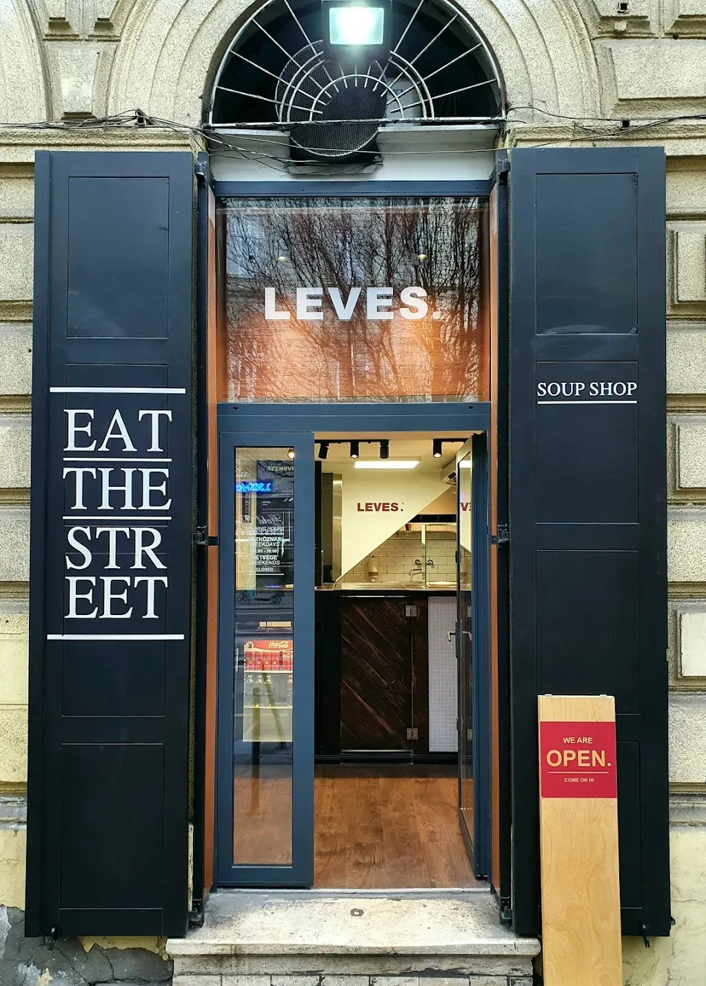 LEVES.