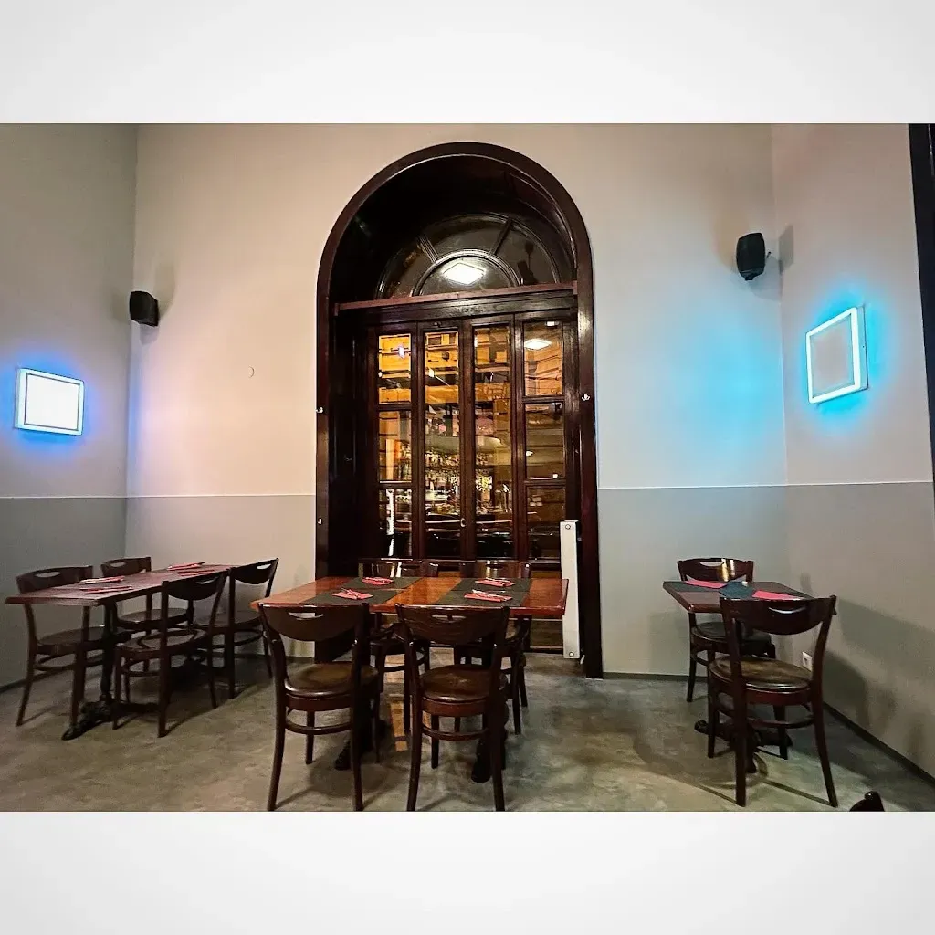 Indus Restaurant (Halal Food)