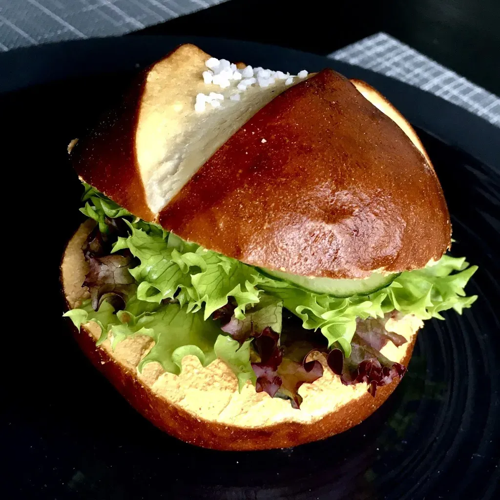 Mishto Café & Deli