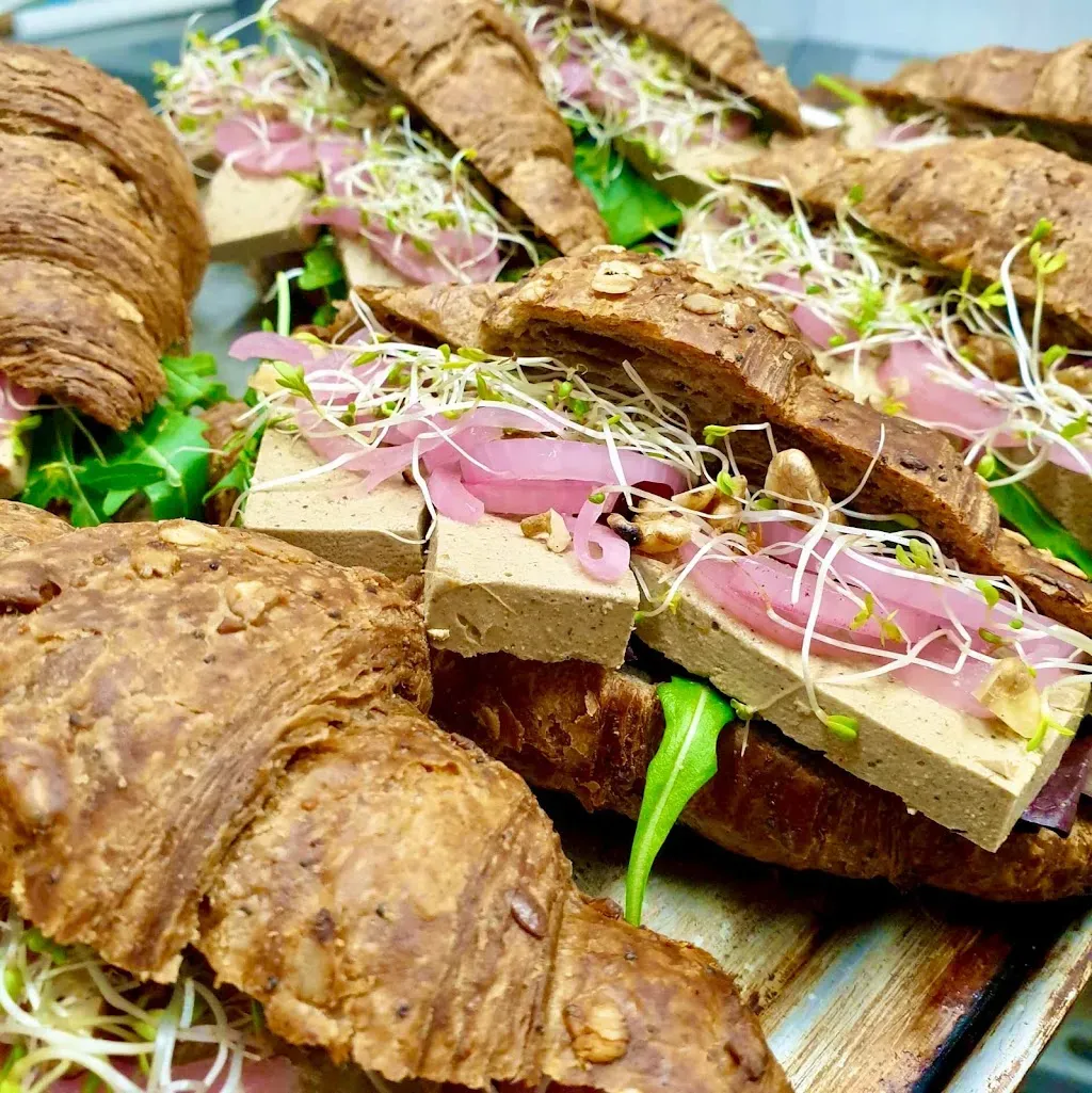 Mishto Café & Deli