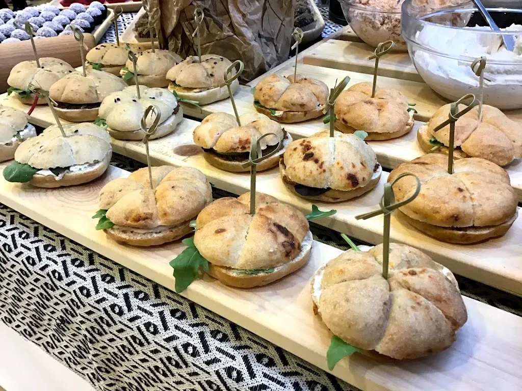 Mishto Café & Deli