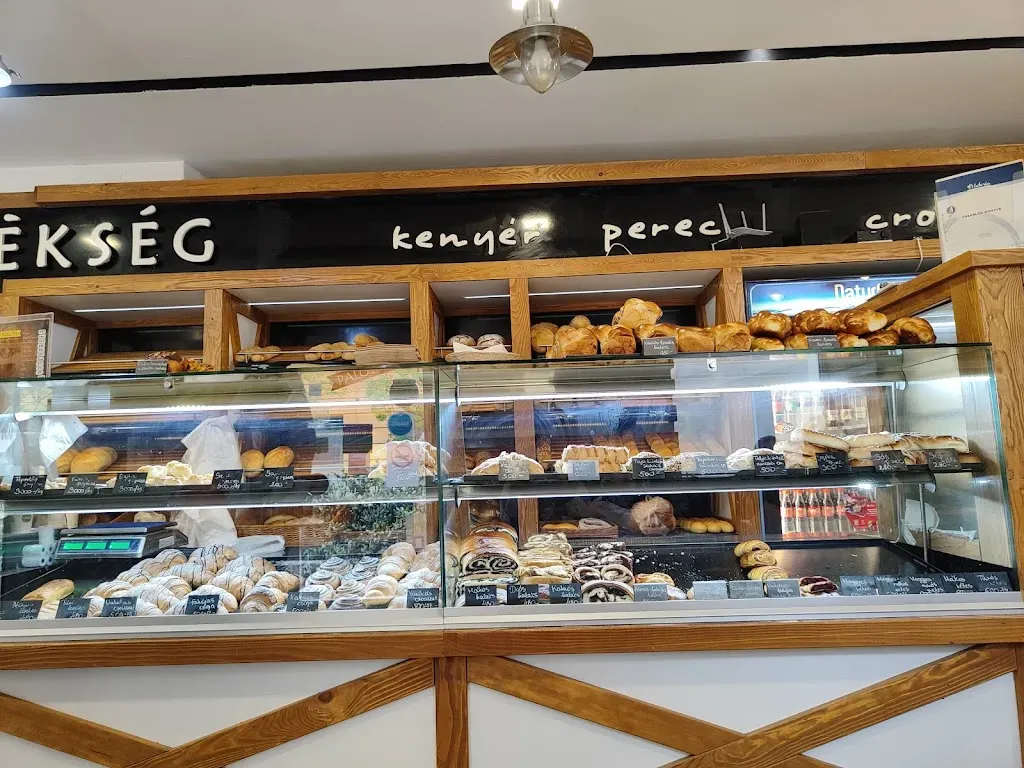 Palotai Pékség és Pizzéria