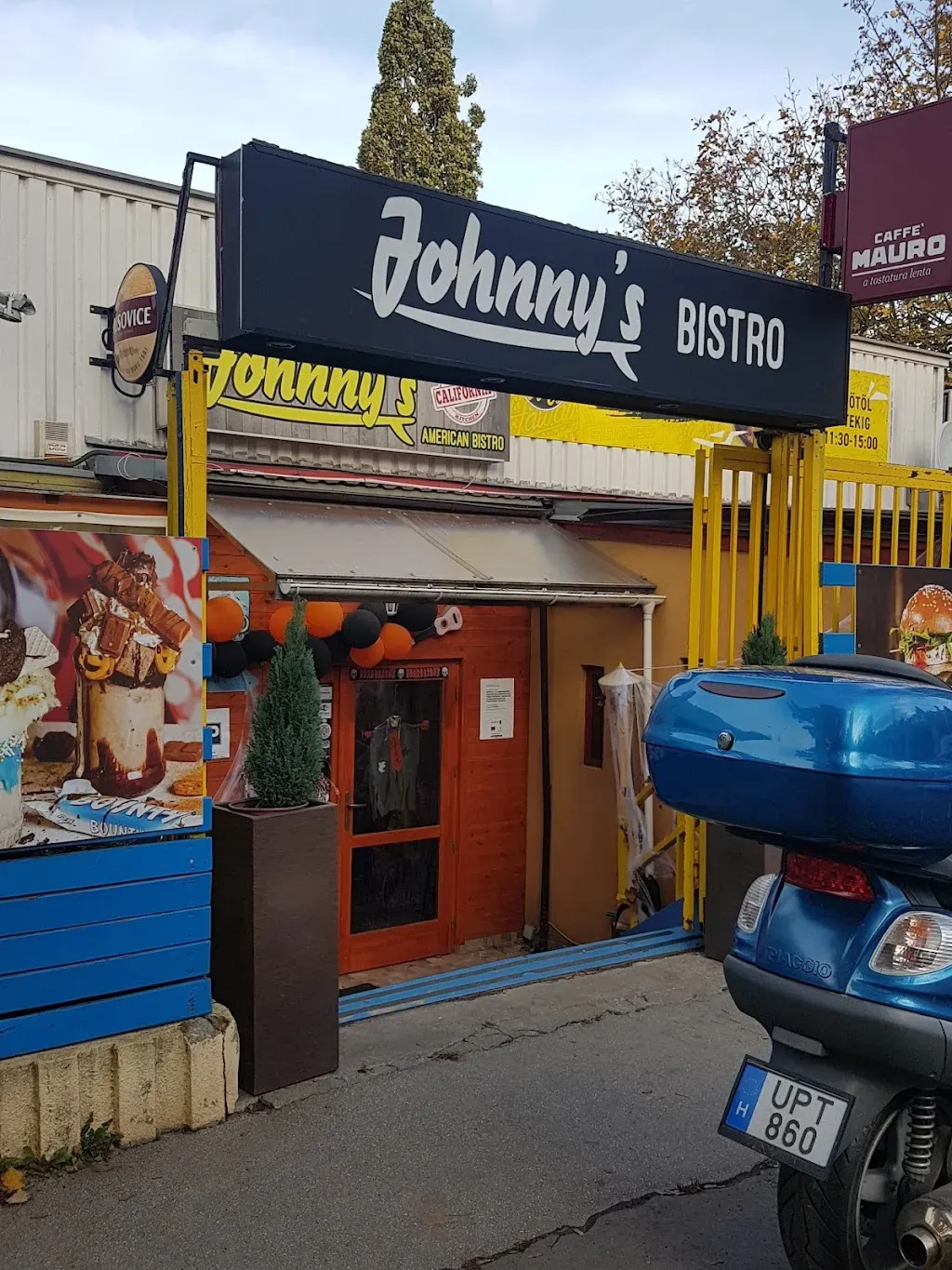 Johnny's Bistro Buda